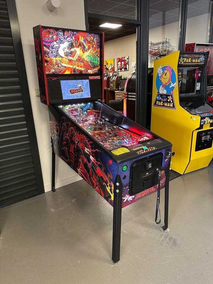 Prachtige flipperkast Stern Deadpool Pinball, Verzamelen, Automaten | Flipperkasten, Zo goed als nieuw, Dot-matrix, Flipperkast