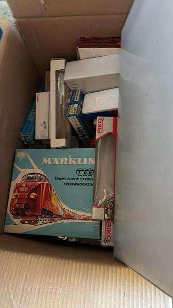 Partij treinen / rails / treinstellen Marklin beschikbaar voor biedingen