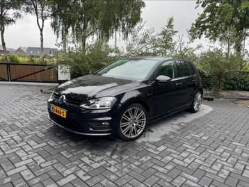 Volkswagen Golf 1.2 TSI R-Line 5D Zwart Navi Airco Trekhaak! beschikbaar voor biedingen