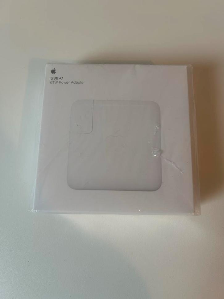 Apple 61W USB-C Power Adapter, Computers en Software, Laptop-opladers, Nieuw, Ophalen of Verzenden