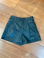 Zwarte korte lederlook broek van Zara, maat S, Kort, Ophalen of Verzenden, Zo goed als nieuw, Maat 36 (S)