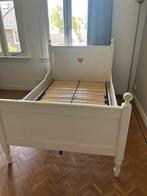 Leuk meisjes bed, 120 * 190 vernieuwde lattenbodem., Ophalen, Gebruikt, Met hartjes, brocante, 190 cm of minder