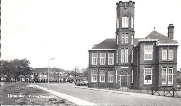 ANSICHTKAART IJMUIDEN VISSERIJSCHOOL. beschikbaar voor biedingen