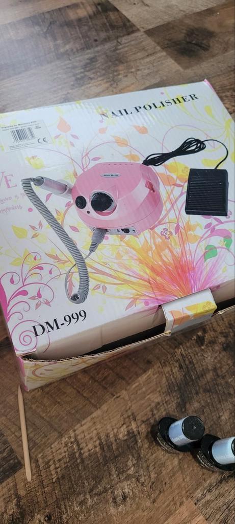 Complete Nagelset - Nagelpolijster, Lamp & Meer!, Sieraden, Tassen en Uiterlijk, Uiterlijk | Cosmetica en Make-up, Zo goed als nieuw