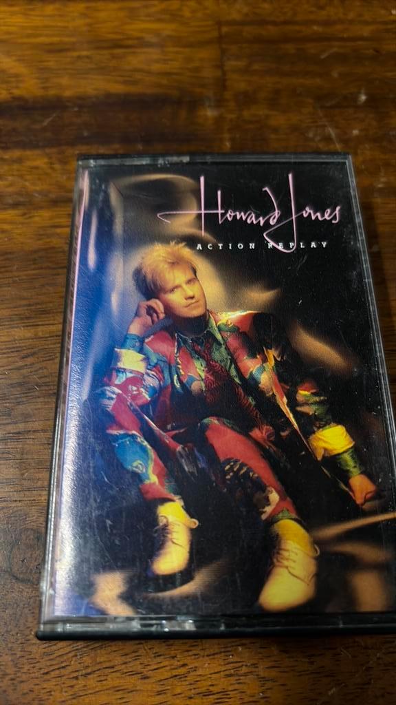 Howard Jones muziek cassette Action Replay 6 tracks dolby, Cd's en Dvd's, Cassettebandjes, Gebruikt, Pop, 1 bandje, Ophalen of Verzenden