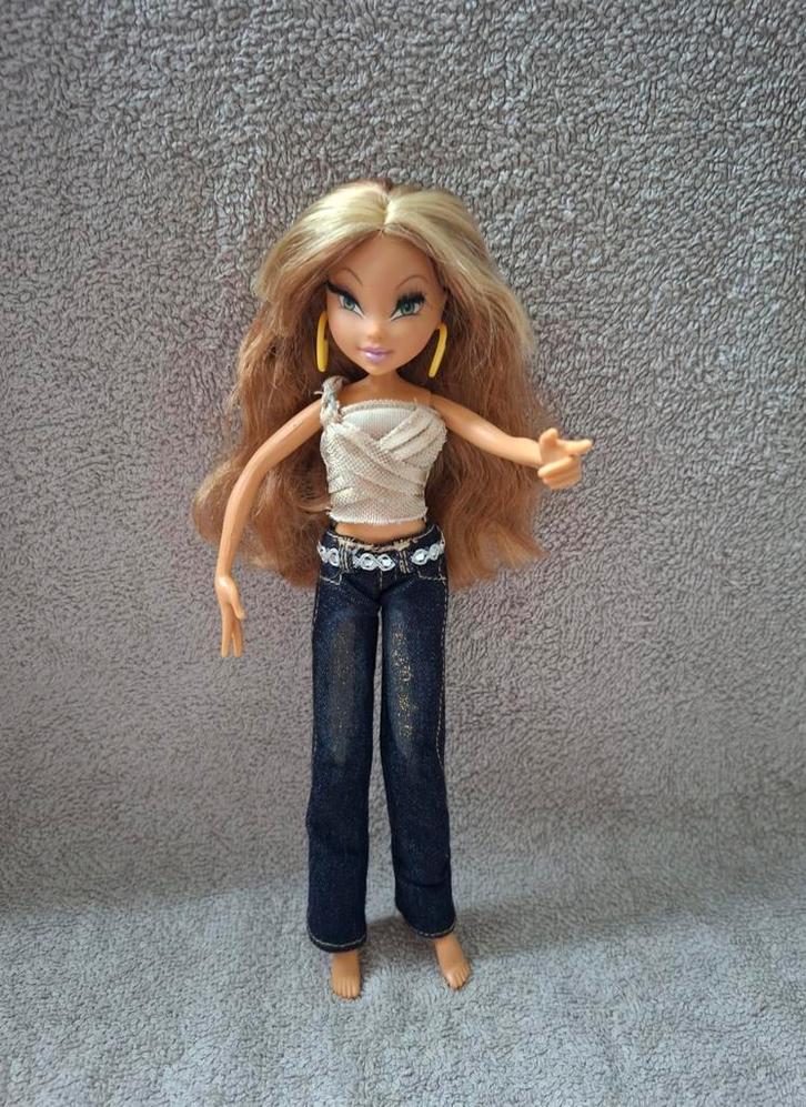 Winx Club Rainbow Fairy Flora Doll Pixie Magic, Verzamelen, Poppen, Zo goed als nieuw, Fashion Doll, Ophalen of Verzenden