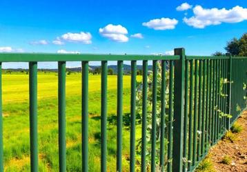 Promo! Ca 34.50 meter nieuw spijlenhekwerk groen beschikbaar voor biedingen
