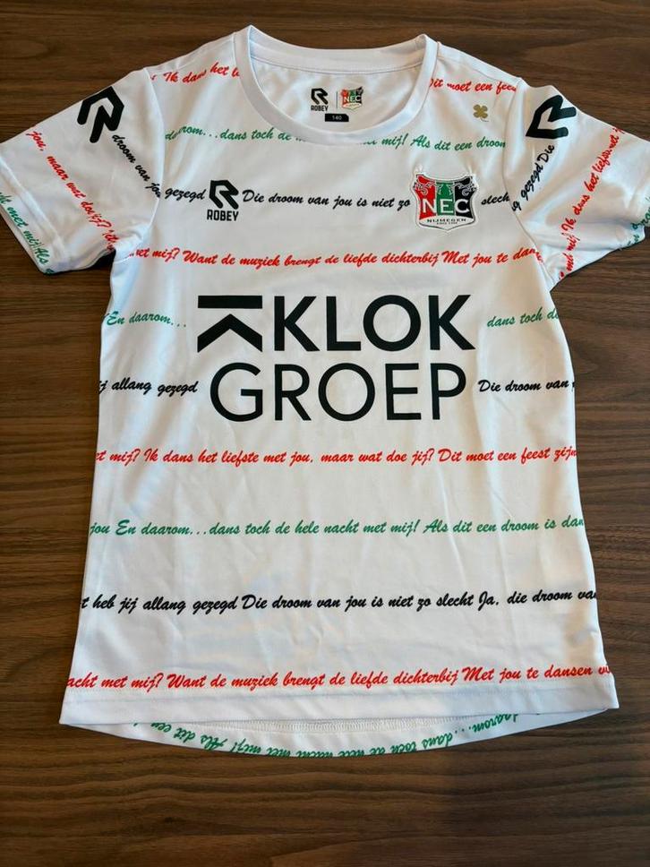 NEC Nijmegen Bekerfinale Warm-up Shirt (Fanshop, maat 140), Verzamelen, Sportartikelen en Voetbal, Zo goed als nieuw, Shirt, Ophalen of Verzenden