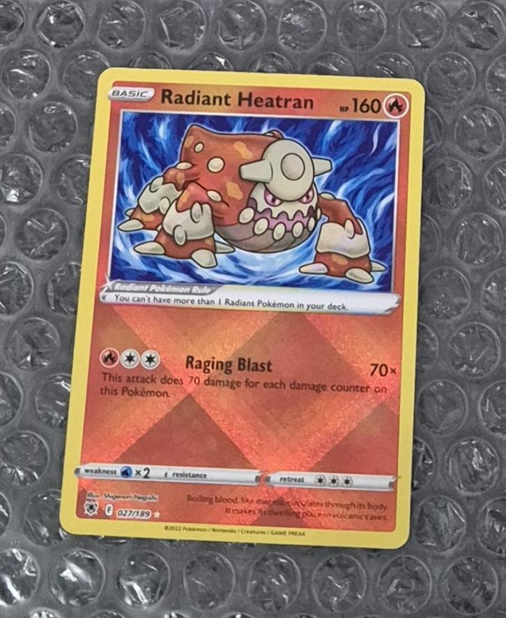 Radiant Heatran 027/189 Astral Radiance Sword & Shield, Hobby en Vrije tijd, Verzamelkaartspellen | Pokémon, Zo goed als nieuw