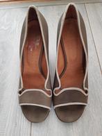 Chie Mihara 40 khaki, Kleding | Dames, Pumps, Ophalen of Verzenden, Gedragen, Groen