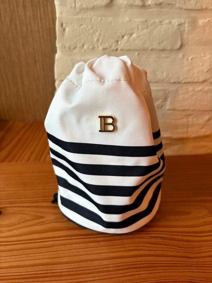 Balmain Paris Cosmetic Bag - Limited Edition, Sieraden, Tassen en Uiterlijk, Tassen | Damestassen, Zo goed als nieuw, Overige typen