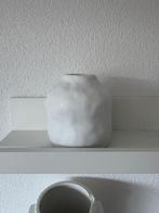 Witte Vaas - Uniek Design, Ophalen, Wit, Aardewerk of Porselein, Zo goed als nieuw
