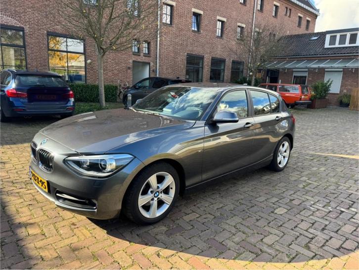 BMW 1-Serie 114I EDE Business Sport / 5-DRS 2013 Grijs, Auto's, BMW, Particulier, 1-Serie, ABS, Airbags, Airconditioning, Bluetooth
