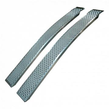 Oprijplaten set 150 x 20 cm aluminium 400 kg gebogen beschikbaar voor biedingen