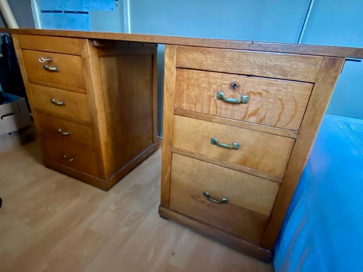 Prachtig antiek eiken bureau !, Huis en Inrichting, Bureaus, Gebruikt, Ophalen of Verzenden