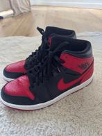 Jordan 1 mid (banned) 2020 maat 44, Kleding | Heren, Schoenen, Overige kleuren, Air Jordan, Ophalen of Verzenden, Sneakers of Gympen