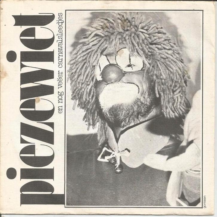 Prinsekapel Van Heële – Piezewiet + Veëer Carnavalsleedjes, Cd's en Dvd's, Vinyl | Nederlandstalig, Zo goed als nieuw, Streekmuziek