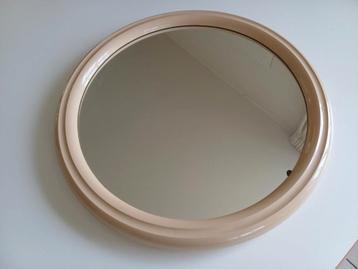 Vintage spiegel rond creme kleur  beschikbaar voor biedingen