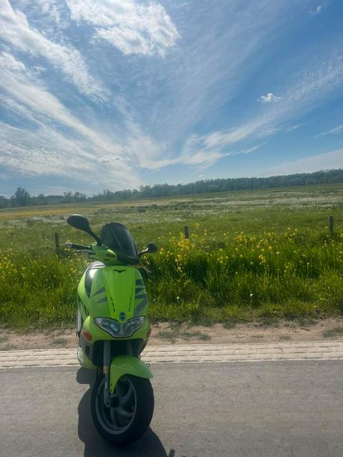 Gilera runner 172cc a1, Fietsen en Brommers, Scooters | Piaggio, Zo goed als nieuw, Overige modellen, Tweetakt, Ophalen