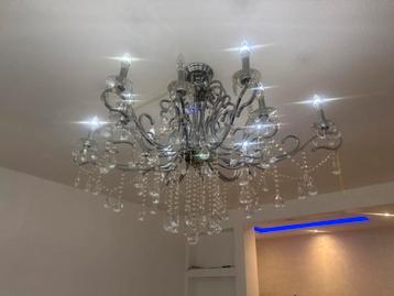 Twee Kroonluchters - 12 & 8 Armen beschikbaar voor biedingen
