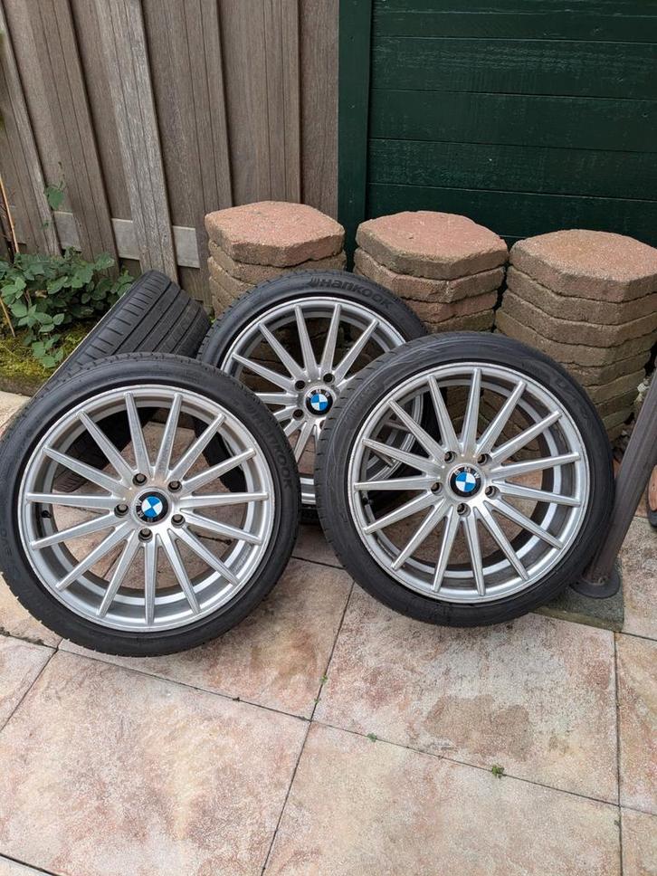 BMW 18x8J velgen plus banden, Auto-onderdelen, Banden en Velgen, Banden en Velgen, Zomerbanden, 18 inch, 225 mm, Personenwagen