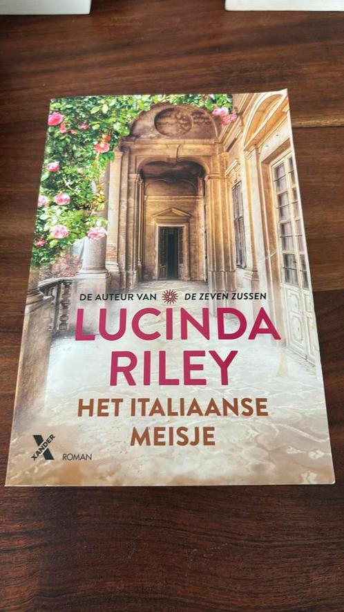 Lucinda Riley - Het Italiaanse meisje, Boeken, Literatuur, Zo goed als nieuw, Nederland, Ophalen of Verzenden