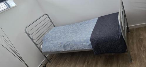 1 persoons bed, verstelbare bodem met matras en beddengoed, Huis en Inrichting, Slaapkamer | Bedden, Zo goed als nieuw, Eenpersoons