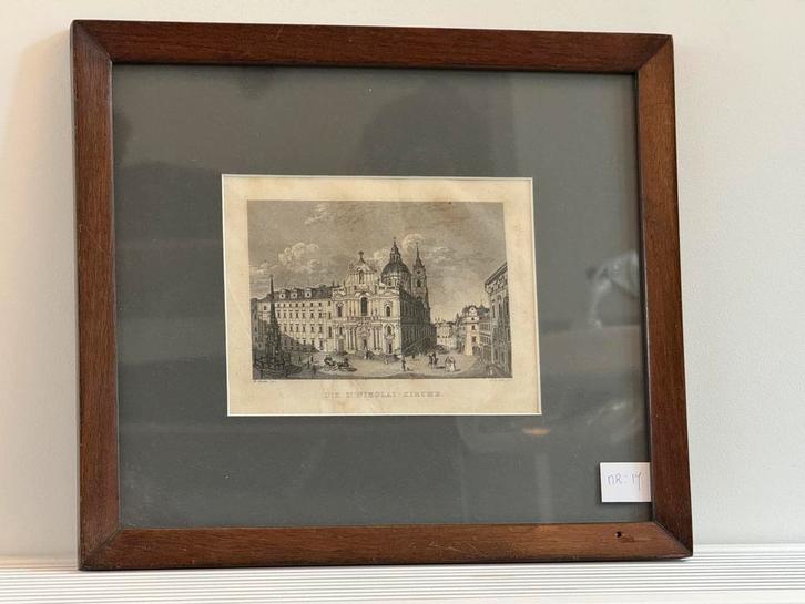 Nr 17 : Ingelijste prent van de Sint-Nicolaaskerk in Praag,, Antiek en Kunst, Kunst | Etsen en Gravures, Ophalen