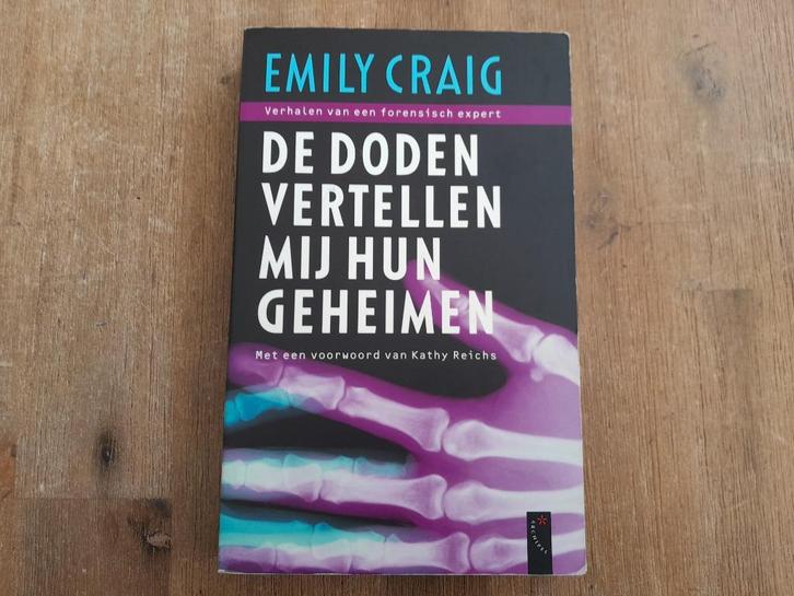 Emily Craig/ De doden vertellen mij hun geheimen, Boeken, Overige Boeken, Gelezen, Ophalen of Verzenden