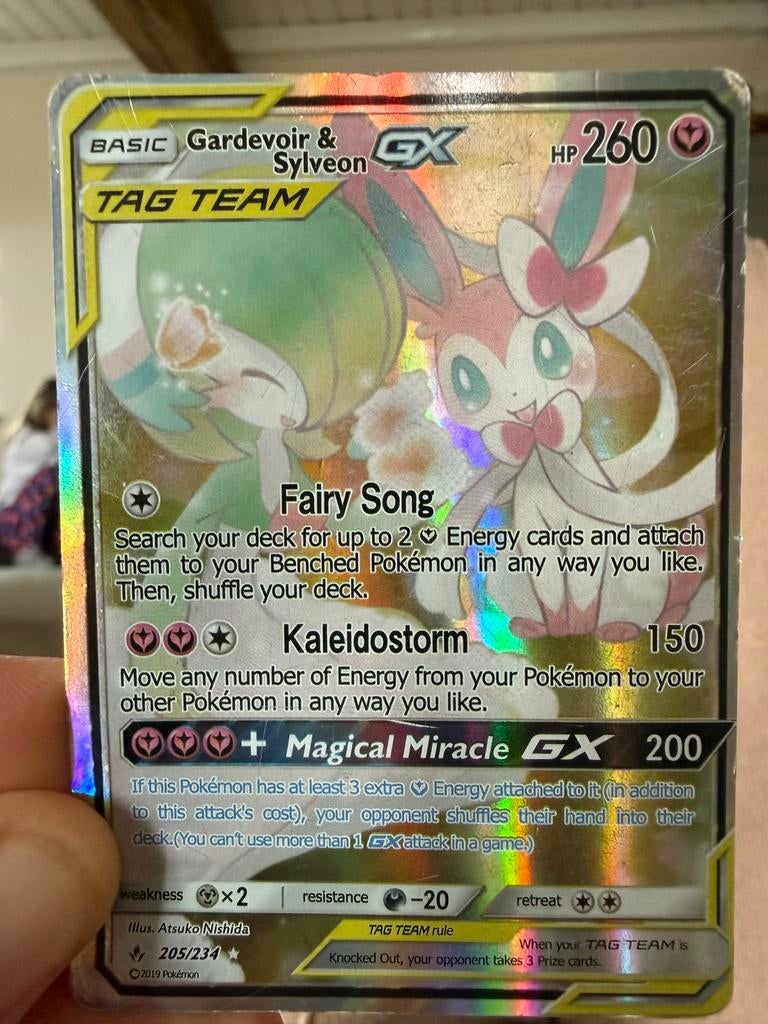 Pokemon kaart Gardevoir & Sylveon GX, Ophalen of Verzenden, Gebruikt, Losse kaart, Foil