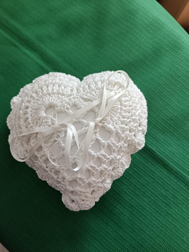 NIEUW GEHAAKT RINGENKUSSENTJE, Ophalen of Verzenden, Nieuw, Wit, Accessoires