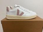 Te koop nieuwe Veja V-12 Leather off white pink, Postlaan 3, Veja, Wit, Nieuw