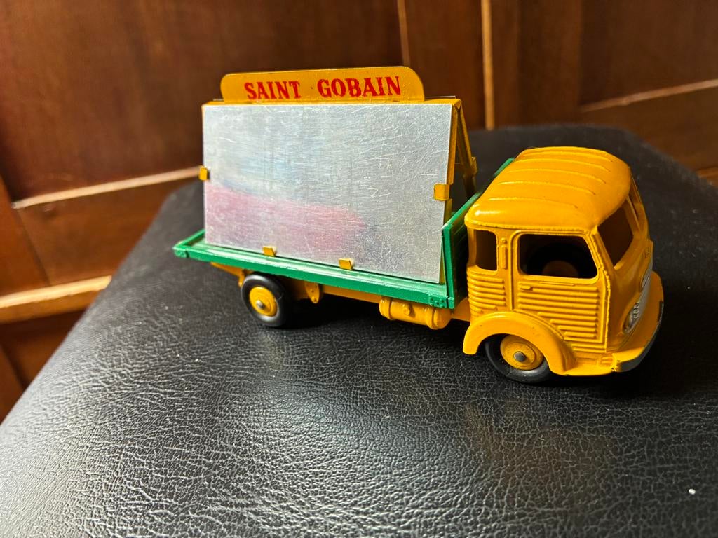 Dinky toys 33 Simca Cargo, Ophalen of Verzenden, Zo goed als nieuw, Auto, Dinky Toys