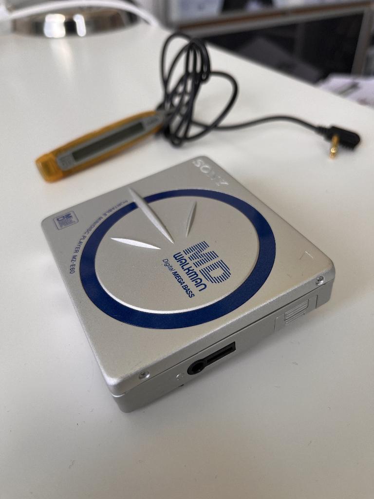 Sony MZ E60 minidisc Walkman + afstandsbediening - werkend, Audio, Tv en Foto, Walkmans, Discmans en Minidiscspelers, Ophalen of Verzenden