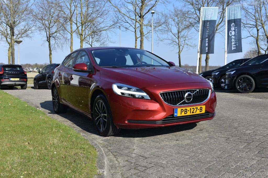 Volvo V40 T3 153PK Nordic+ | Stoelverwarming | Standkachel |, Voorwielaandrijving, Gebruikt, 4 cilinders, Leder en Stof
