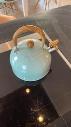 Stijlvolle fluitketel - Lichtblauw met houtlook handvat, 1 tot 2 liter, Ophalen of Verzenden, Zo goed als nieuw, Rvs