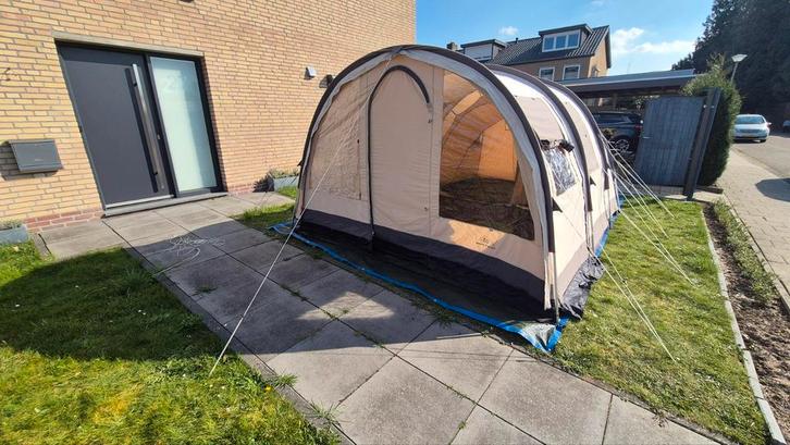 Tunneltent 4 persoons Basecamp Ambato V deluxe, Caravans en Kamperen, Tenten, tot en met 5, Gebruikt, Ophalen