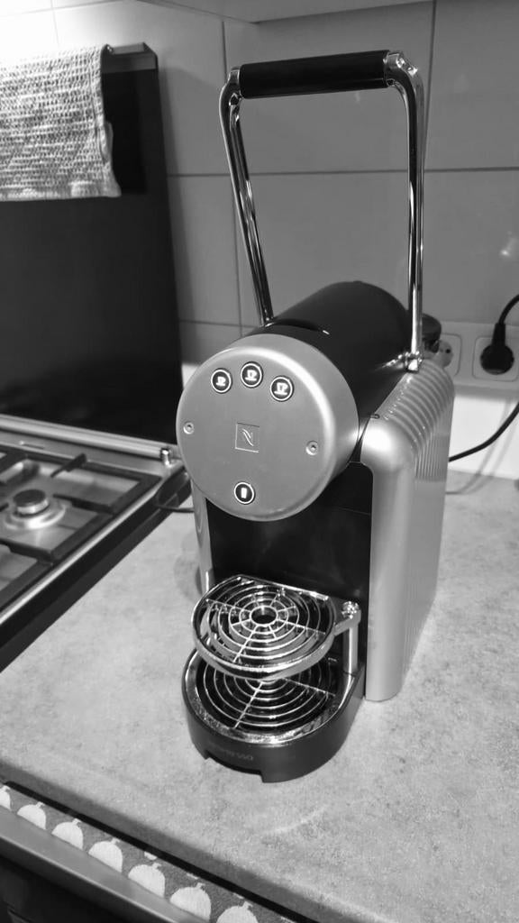 Nespresso Zenius, Witgoed en Apparatuur, Koffiezetapparaten, Koffiepads en cups, Koffiemachine, Ophalen of Verzenden, Zo goed als nieuw