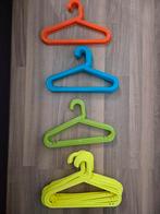 Kleurrijke kledinghaken voor kinderen (34 stuks), Ophalen of Verzenden, Gebruikt, Kunststof, Kinderen