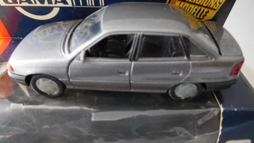 Opel Astra 4 drs oud model, Ophalen of Verzenden, Nieuw, Auto, Gama