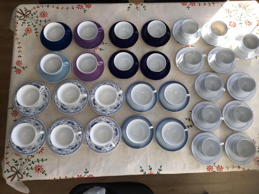 Verzameling Douwe Egberts kop en schotels., Ophalen of Verzenden, Zo goed als nieuw, Overige stijlen, Kop(pen) en/of Schotel(s)