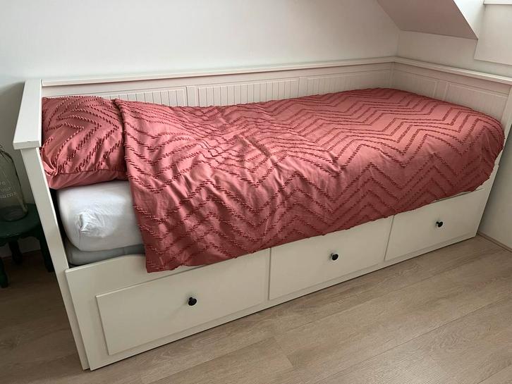 Ikea Brimnes bedbank - Wit, Huis en Inrichting, Slaapkamer | Bedden, Zo goed als nieuw, Eenpersoons, 80 cm, 200 cm, Hout, Wit
