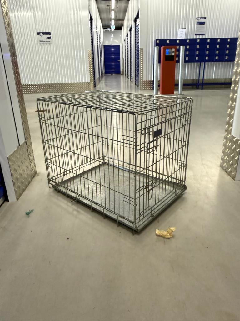 Te koop: Honden bench L 92 x 63 x 71 cm, Dieren en Toebehoren, Hondenbenches, Ophalen, Gebruikt