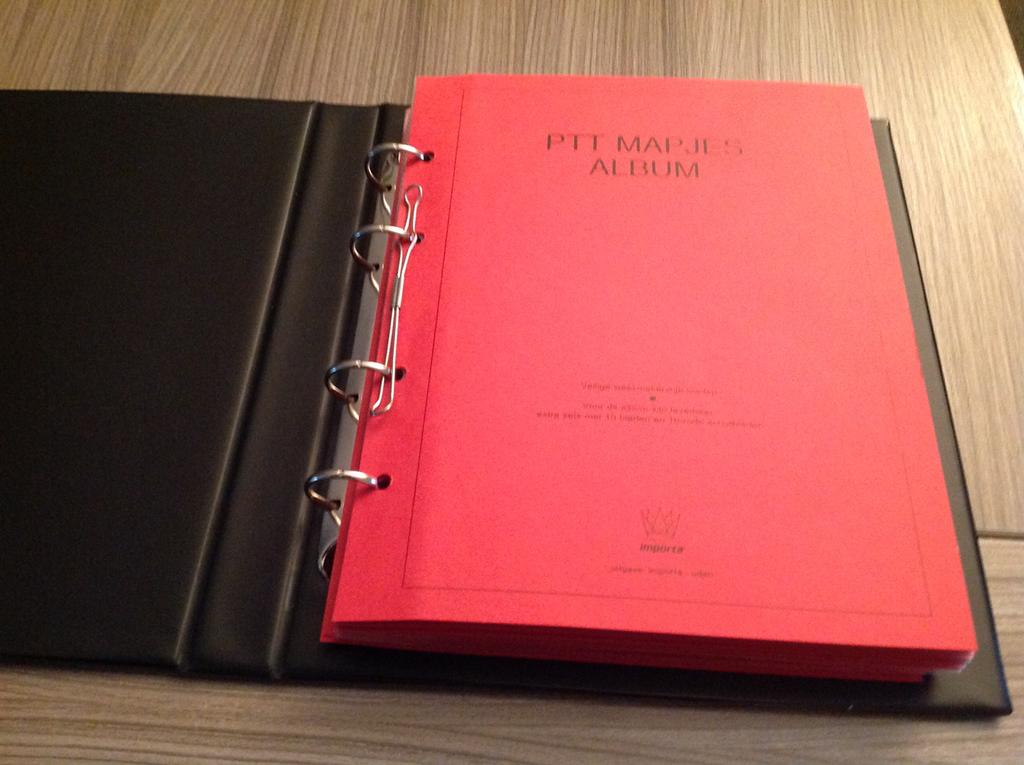 10 Importa albums gevuld met 15 bladen en tusse leggers, Verzenden, Nederland