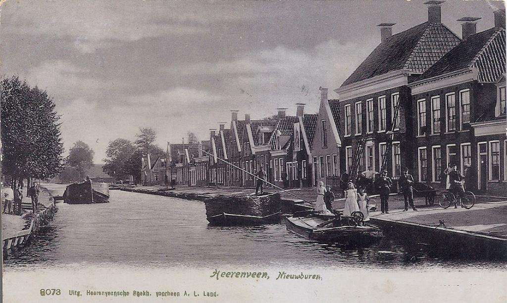 Heerenveen Nieuwburen met mensen en boten begin 1900, Verzenden, Voor 1920, Gelopen, Friesland