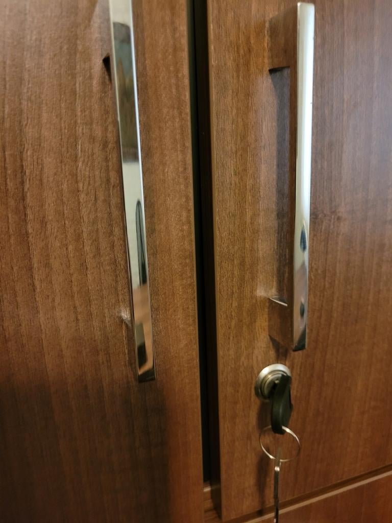 Topkwaliteit kantoorinrichting! Bureau + 4 kasten hout, Huis en Inrichting, Bureaus, Ophalen, Zo goed als nieuw