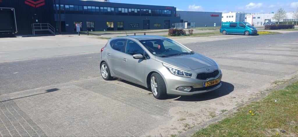 Kia (Pro) Cee d 1.6 GDI 5DR 2014 Grijs, Auto's, Kia, Particulier, (Pro) Cee d, Benzine, B, Hatchback, Handgeschakeld, Origineel Nederlands