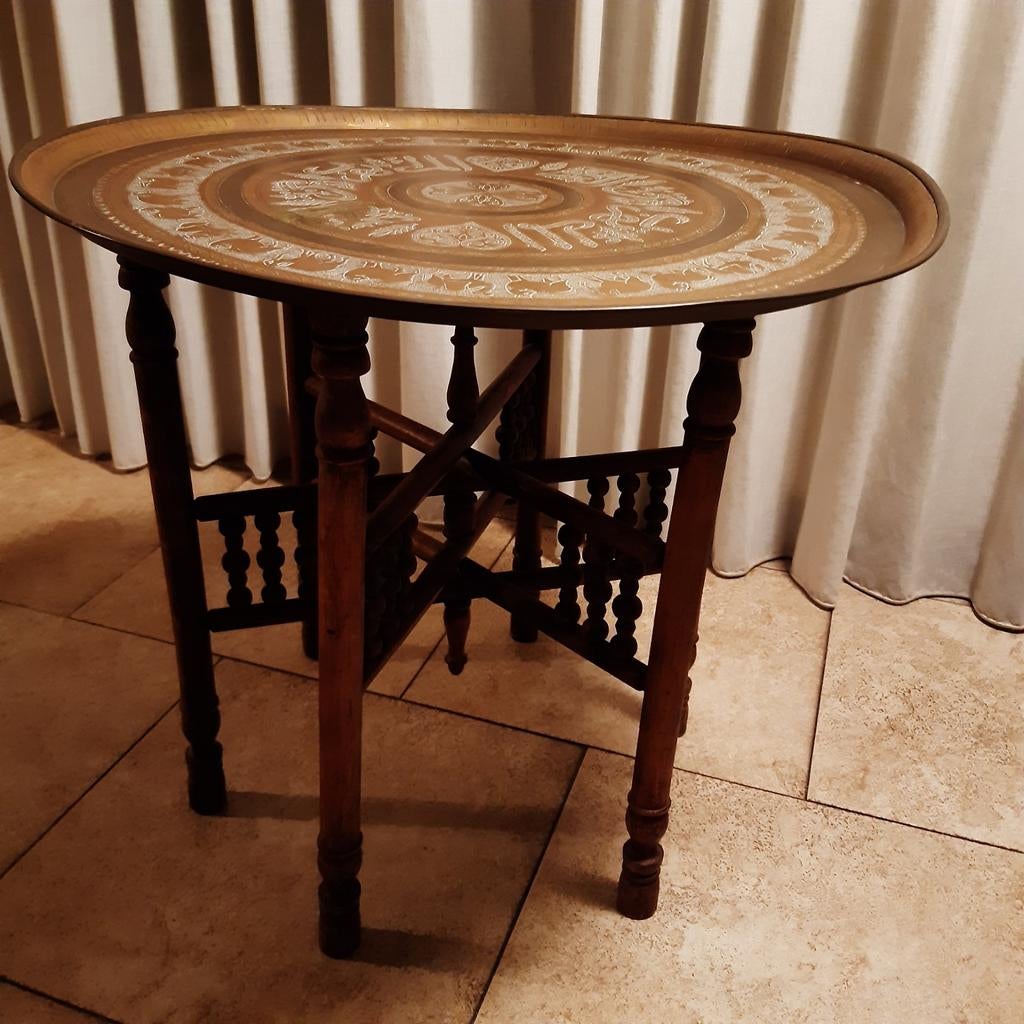 Oosterse bijzettafel met houten inklapbare poot, Huis en Inrichting, Tafels | Bijzettafels, Minder dan 55 cm, Gebruikt, Rond, Ophalen