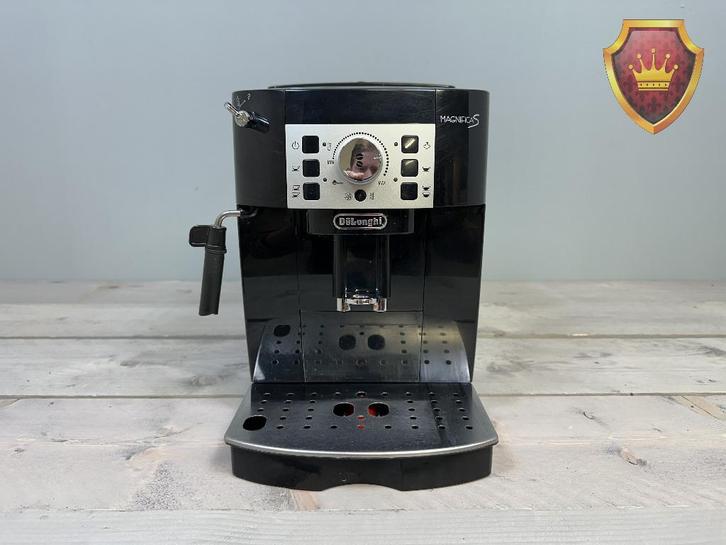 DeLonghi Magnifica S koffiezet automaat, Witgoed en Apparatuur, Koffiezetapparaten, Gebruikt, Gemalen koffie, Koffiebonen, Koffiemachine