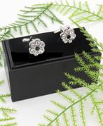 Te koop manchetknopen met een zwart steen en strass stenen., Ophalen of Verzenden, Nieuw, Overige materialen, Verzilverd